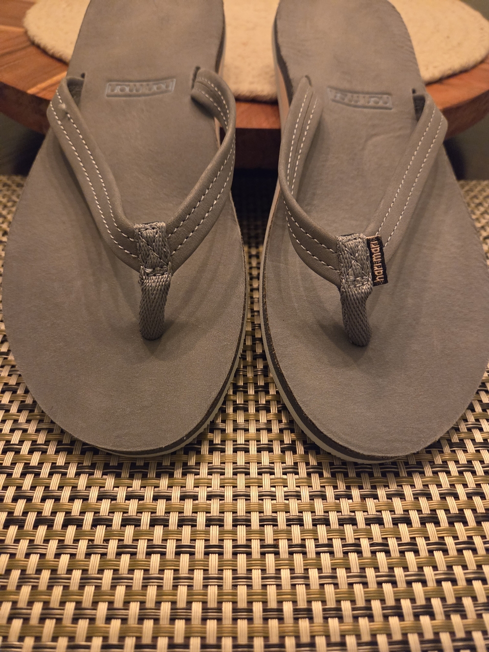 Hari Mari Women's Gray Flip Leather Sandals
